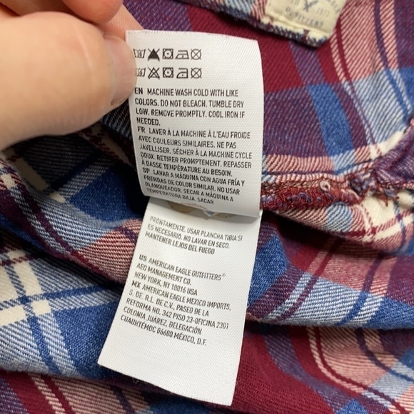 American Eagle Boyfriend Fit Button Up - Picture 5 of 6